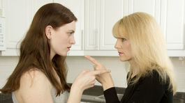 Klamstvá, ktoré hovoríme rodičom aj po prekročení štyridsiatky