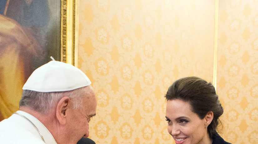 Angelina Jolie a pápež František