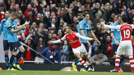 Londýnske kluby stopercentné, Leicester opäť prehral