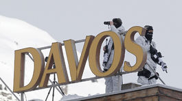 Oxfam pred Davosom: Miliardári pribudli, chudobní prišli o majetok