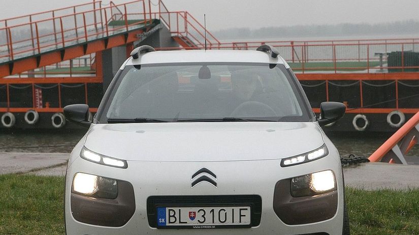 Horizontálne rozmiestnenými prednými...