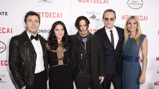 Zľava: Herec Ewan McGregor, herečka Olivia...