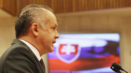 Prezident požičiava za vysoké úroky