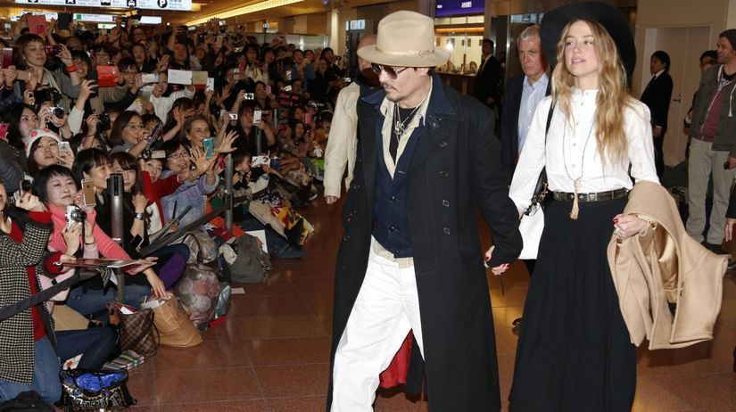 Japan Johnny Herec Johnny Depp a jeho snúbenica...