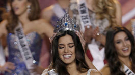 Miss  Kolumbia Paulina Vega sa usmieva po zisku korunky Miss Universe 2015.