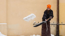 Vlastníci bytov sa musia aj naďalej starať o chodníky, ktoré nevlastnia 