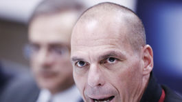 Varufakis nechystá nový zoznam reforiem, žiada o pomoc Merkelovú