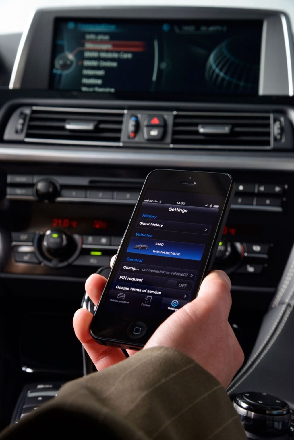 BMW ConnectedDrive umožňuje spojiť vozidlo so...
