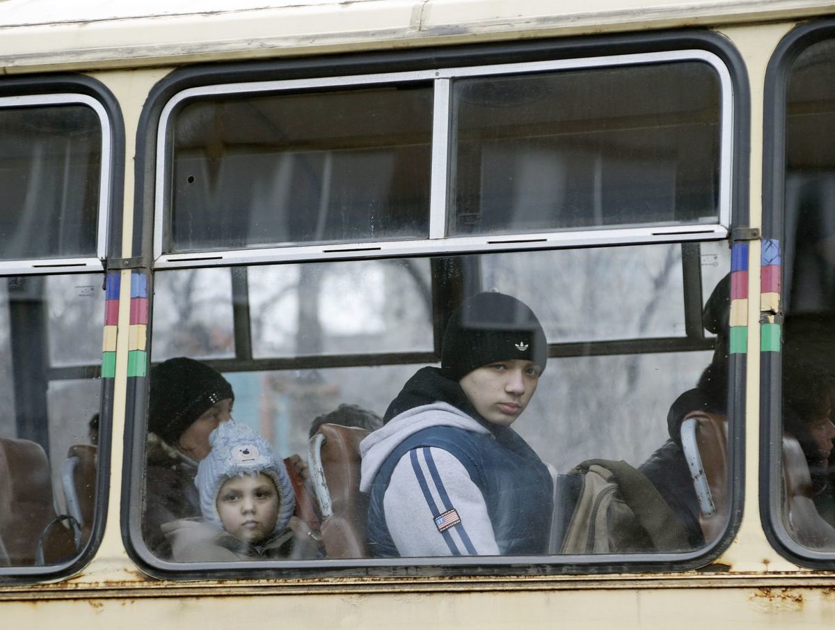 V posledných dňoch opustili autobusmi obliehané...
