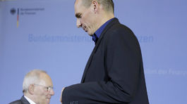 Schäuble žartoval, že dá Varufakisovi zopár čokoládových eur