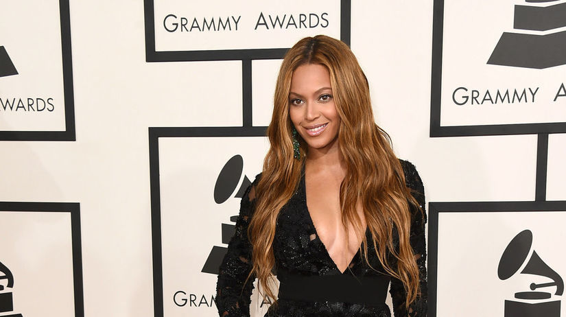 Speváčka Beyoncé dorazila na ceny Grammy v...