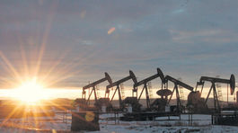 Sily lojálne Haftarovi zablokovali vývoz ropy z hlavných líbyjských prístavov