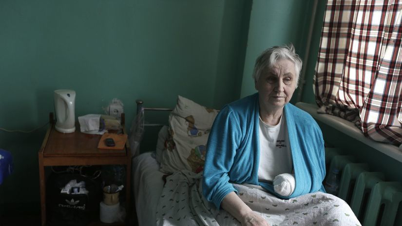 Ukrajina, Horlivka, zranená žena