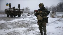 Obe strany konfliktu stiahnu z Donbasu zakázané zbrane