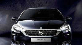 DS 5: Nové logo, viac komfortu a motory Euro 6