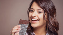 Nielen tmavá čokoláda! 3 zdravé potraviny, ktoré nás urobia šťastnejšími