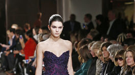 Oscar de la Renta - New York Fashion Week - jeseň-zima 2015 - trendy - Kendall Jenner