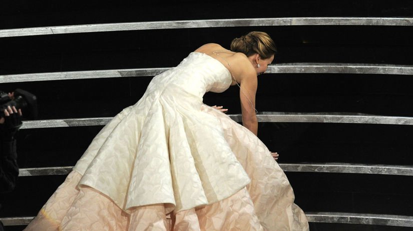 Oscar - kultové momenty - Jennifer Lawrence - pád