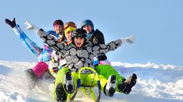 VIDEO: Päť druhov vecí, ktoré musíte zbaliť na jarnú lyžovačku