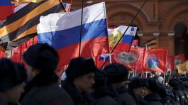 Ukrajina zakázala nosenie ruského symbolu - stuhy sv. Juraja