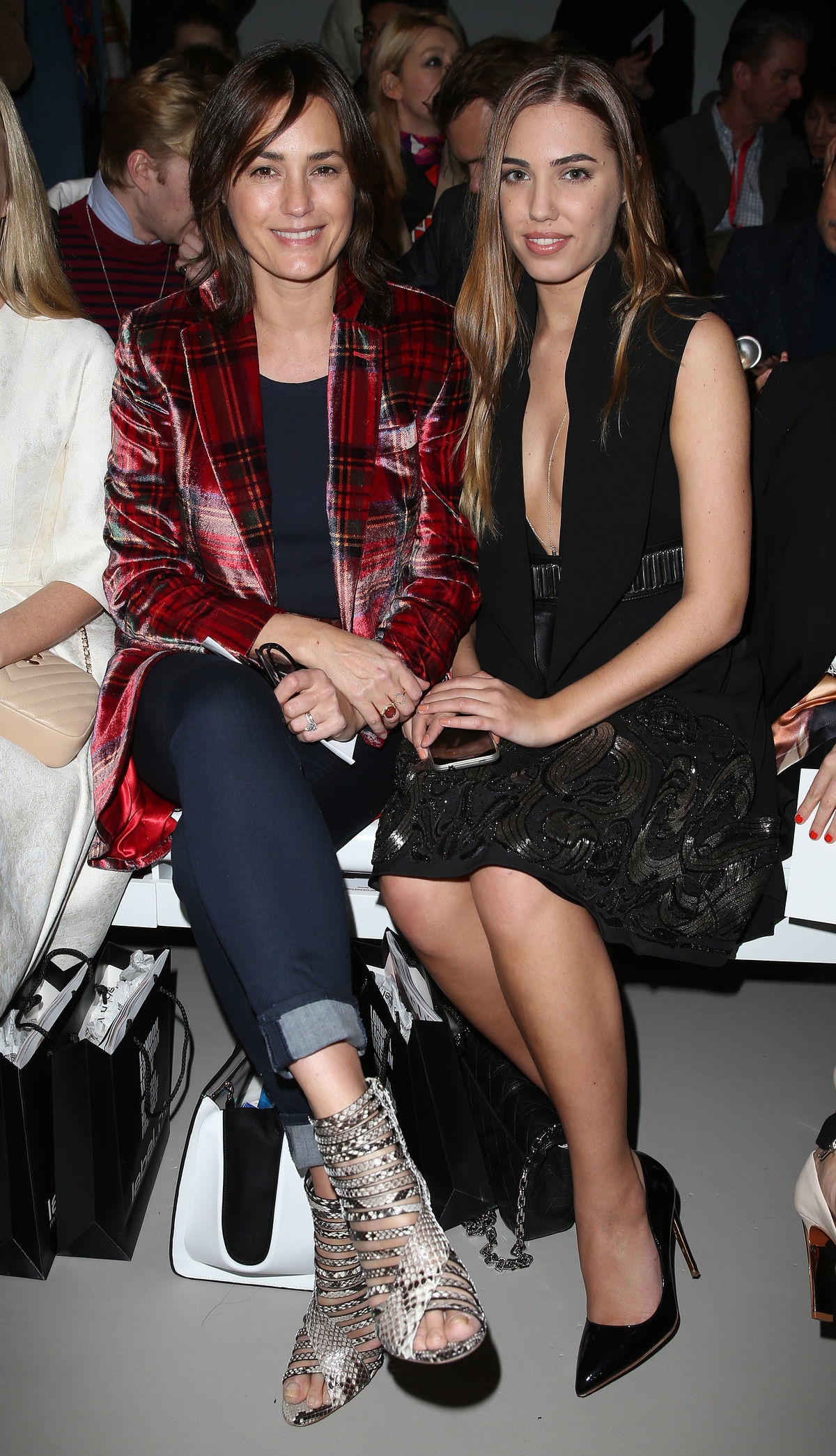 Rodinný tandem - mama Yasmin Le Bon (vľavo) a...