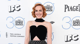 Herečka Jena Malone v kreácii Ulyana Sergenko Couture. 