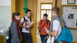 Maturanti budú mať na testy viac času 