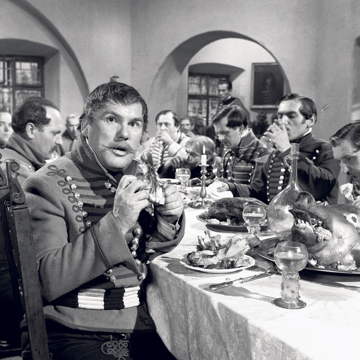 Jedli a pili, až to bola milá vec, lebo bolo...