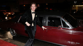 Pred Oscarmi sa pije a medituje. Po nich aj stráca