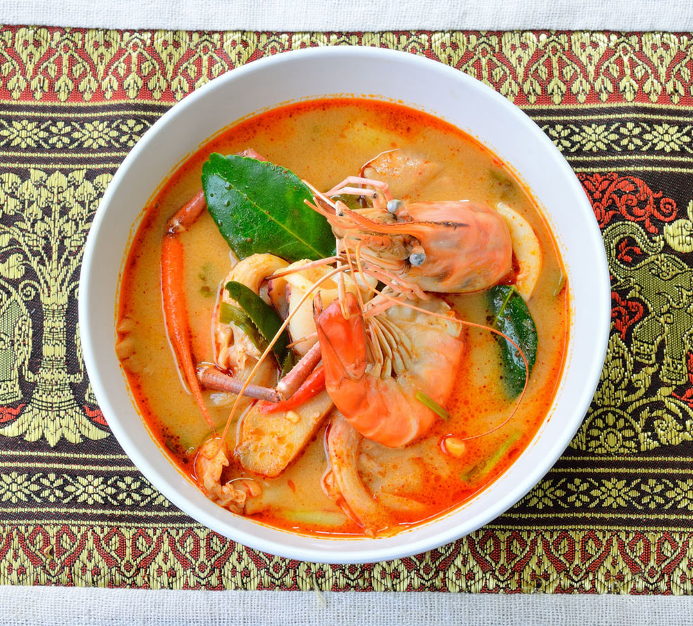 Polievka tom yum.