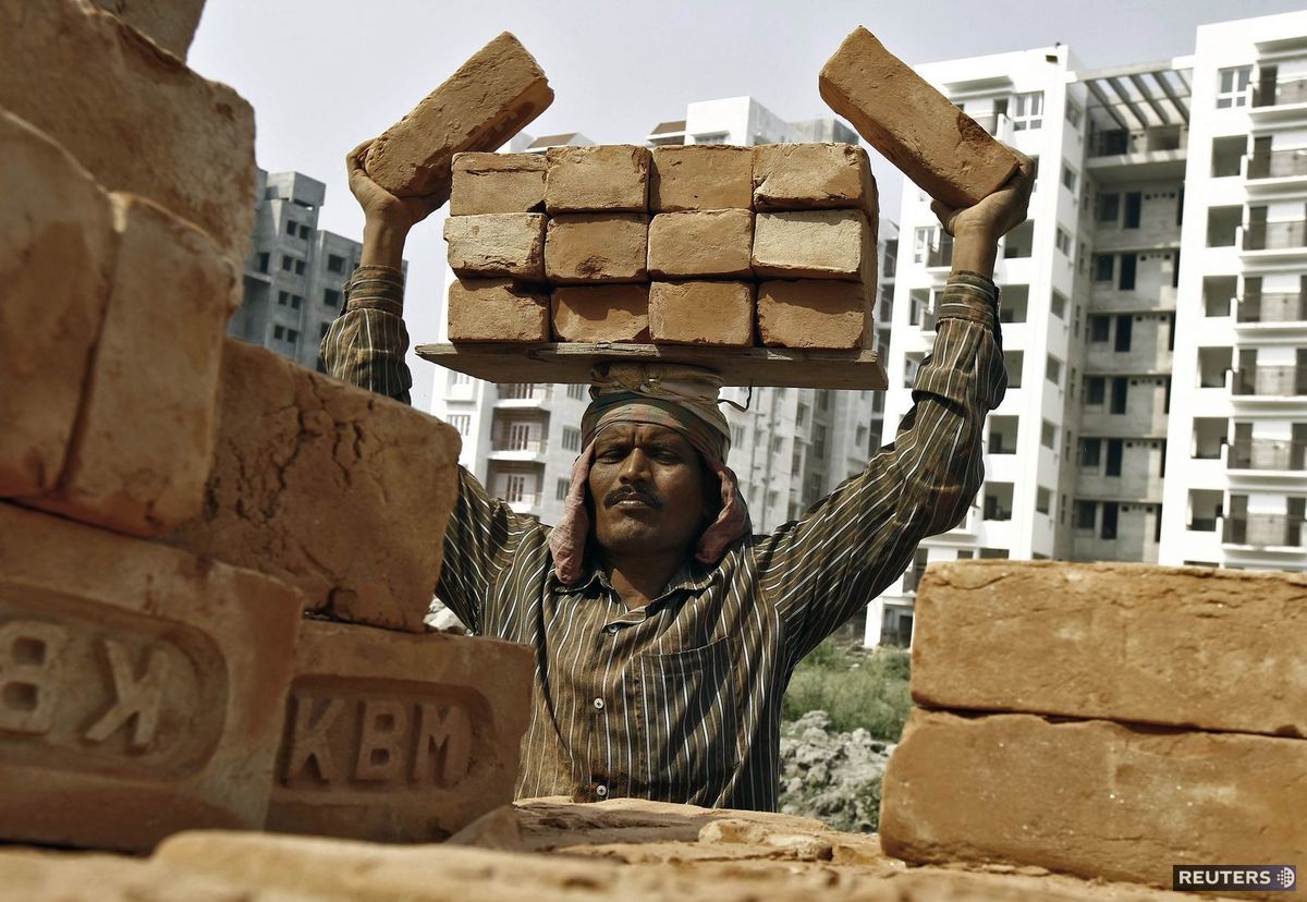 India, robotník, tehly