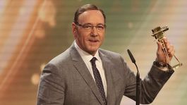 Oscarovému hercovi sa život rozpadol ako domček z karát! Kevin Spacey má 60