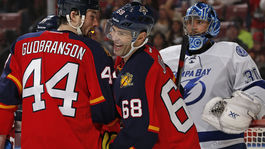 V zámorí sa budú opäť rozdávať milióny. Na trhu sú Jágr i Radulov