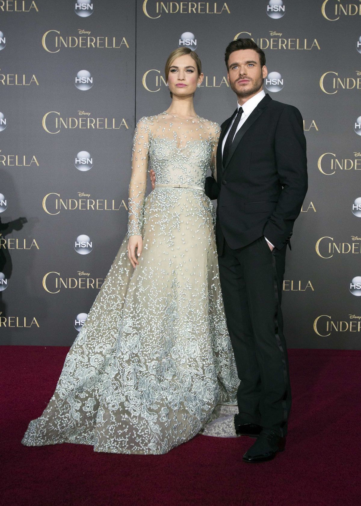 Herečka Lily James bola očarujúca v róbe Elie...