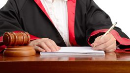 Návrh na skrátenie koncipientskej praxe v parlamente neuspel