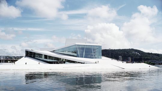 Strecha Nórskej národnej opery a baletu je...