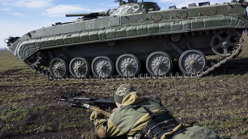 Ukrajina, tank, vojak, sterľba, zbraň, proruskí...
