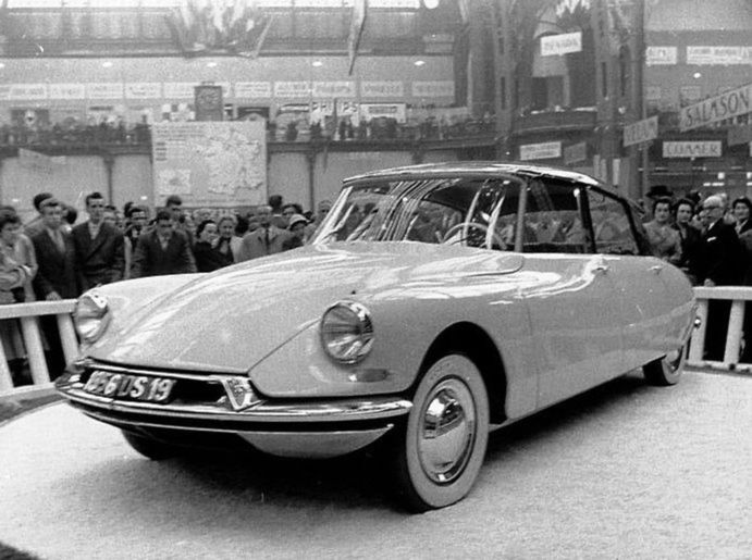 V roku 1955 nepripomínal Citroën DS nič, čo...