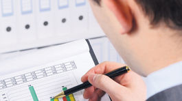 Nemecké firmy vyzvali vládu, aby podporila brzdiacu ekonomiku