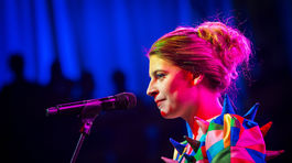 Slnečná "besiedka" s Katarziou, Korben Dallas aj Longitalom