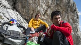 Prestávka s Petrom Ortnerom na južnej stene...