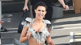 Dcéra Demi Moore je hurikán! Strapce na jej sexi tele len tak lietali