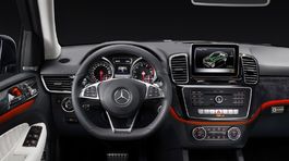 Mercedes-Benz GLE - 2016