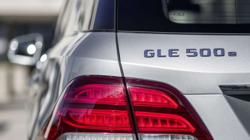 Absolútnou novinkou je plug-in hybrid s...