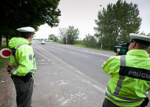 policia, radar, meranie rychlosti, alkohol, tester