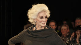 Vrásky a šediny sú v kurze, alebo keď staré dámy kraľujú móde... 