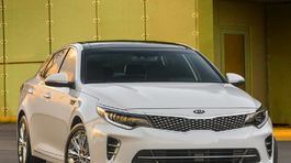 Kia Optima 2016: Väčšia, tuhšia, priestrannejšia