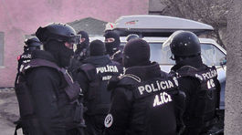 Obvinení z obchodovania s ľuďmi ostávajú vo väzbe