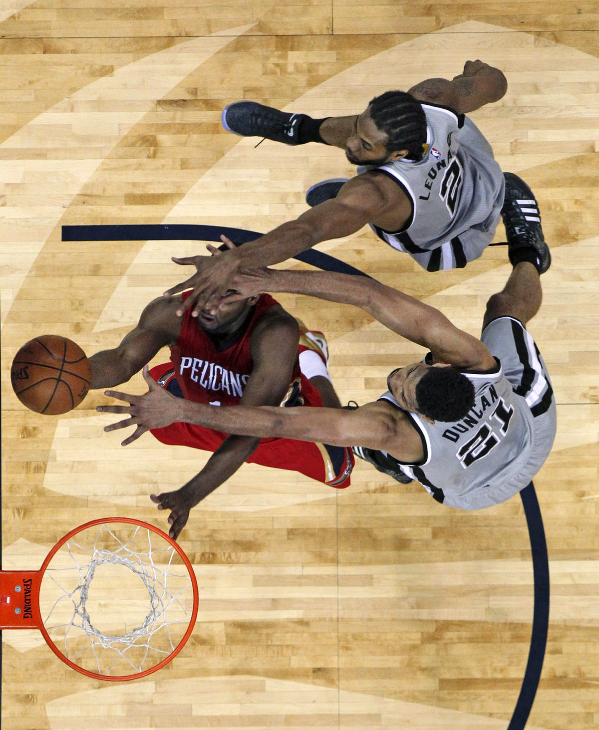 Tyreke Evans zakončuje akciu New Orleans cez...