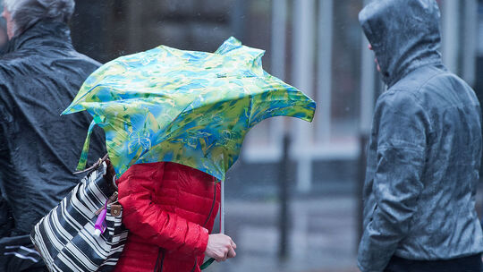 Prudká zmena počasia. Ochladí sa a ešte aj poriadne rozfúka, hrozia mrazy